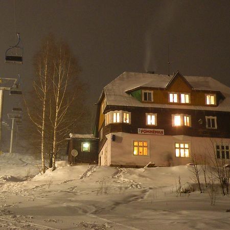 Pomnenka Hotel Пец под Снежко Екстериор снимка
