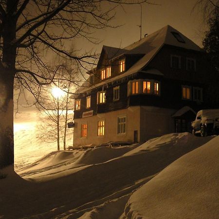 Pomnenka Hotel Пец под Снежко Екстериор снимка